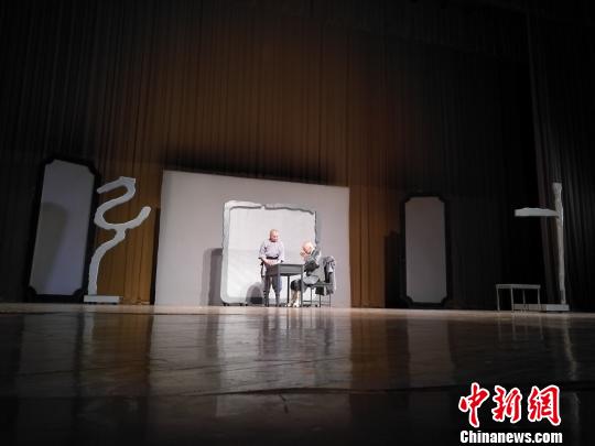 ���ù����������α���Я���硶���֮ʤ��������ʯ��ׯ